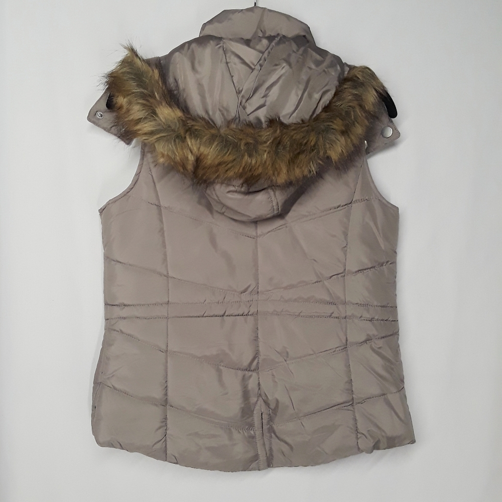 AMERICAN RAG Puffer Faux Fur Hood Sleeveless Vest Medium